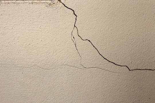 cracked concrete wall texture	
