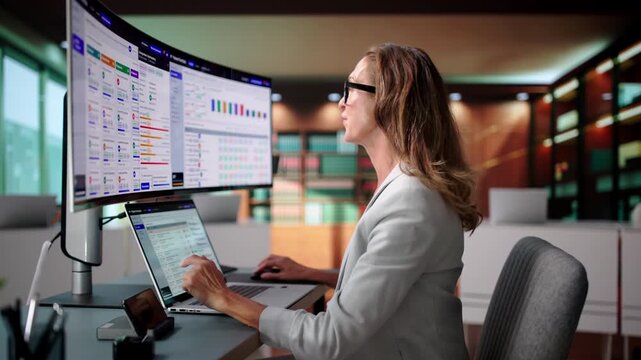 Patent Attorney Carefully Managing Intellectual Property Docketing Workflow