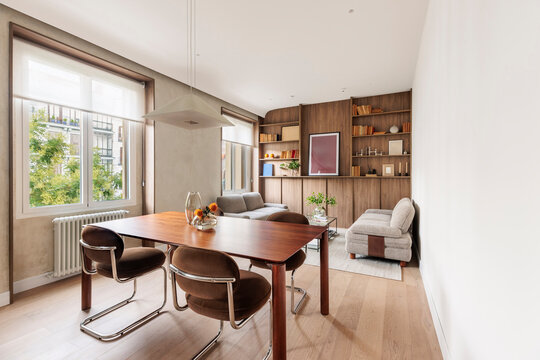 Open plan dining and lounge space