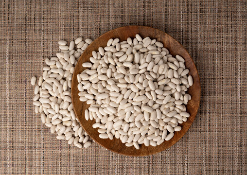 White kidney bean, dry cannellini beans pile