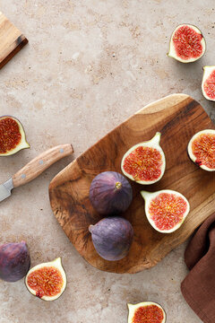 Figs fresh, sliced and whole ripe fruit
