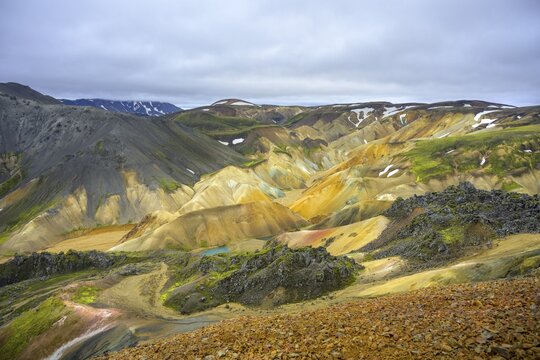 View from Brennisteinsalda over colourful rhyolite mountains, Landmannalaugar, Su&eth;urland, Iceland