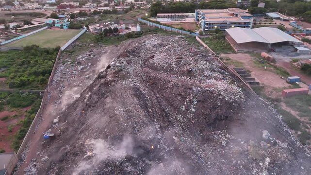 Montagne de d&eacute;chets &agrave; Bamako