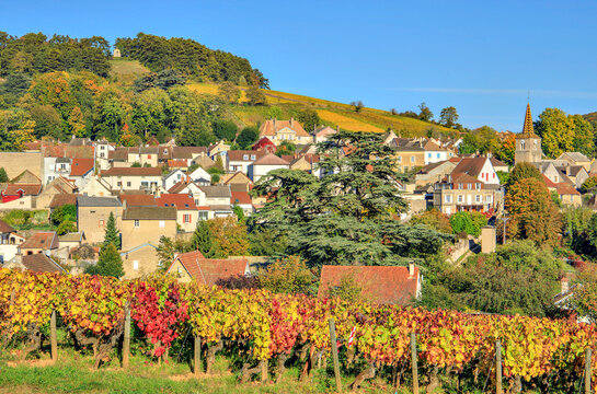 Le village de Pernand-Vergelesses, Bourgogne, France	