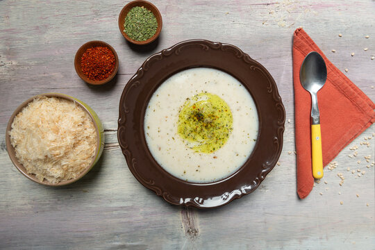 Traditional Turkish tarhana soup, Maraş style  with mint and bread