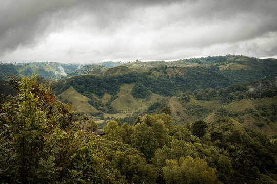 Paisaje de las monta&ntilde;as colombianas
