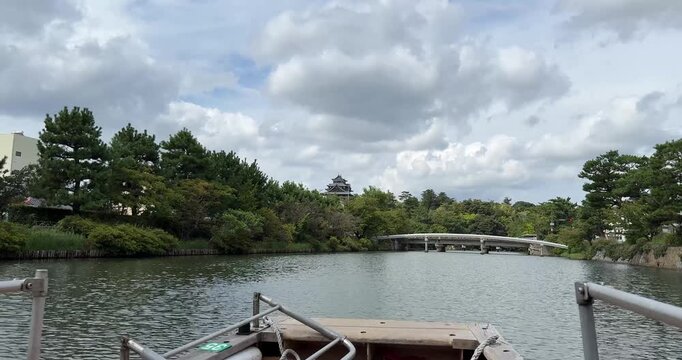 お城の掘り巡り