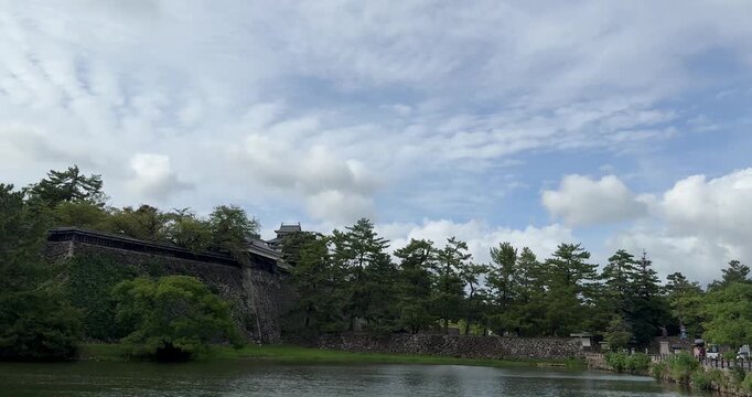 お城の掘り巡り