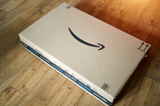 Fast Amazon delivery on residential porch 06.05.2026 Poland, Europe