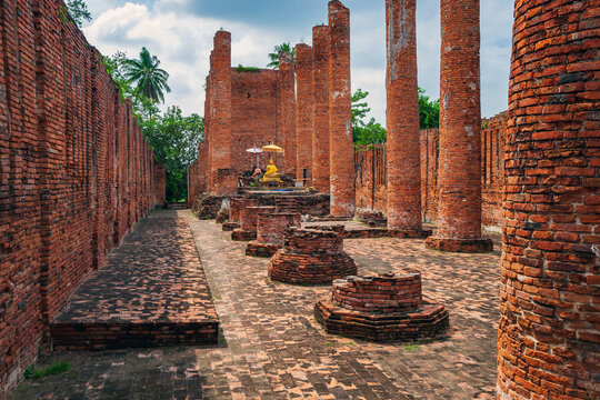 Wat Thammikarat Temple In Ayutthaya