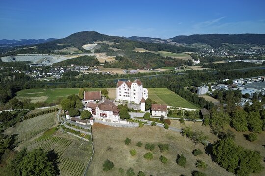Baroque Wildegg Castle on the foothills of the Chestenberg, M&ouml;riken, Wildegg, Canton of Aargau, Switzerland