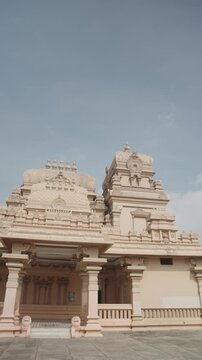 Chhatarpur Temple in Delhi showcasing grand Hindu temple architecture and peaceful surroundings