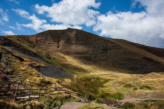 Lovely Summer landscape image of view along Great Ridge in Hiope Valley Peak District with Mam Tor in view