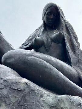 Loreley-Statue in St. Goarshausen (Rheinland-Pfalz)