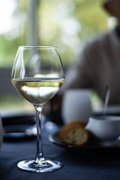 un verre de blanc svp