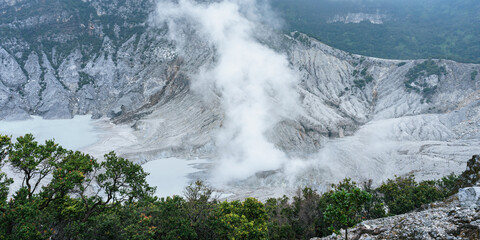 Active Volcano in Java. Tangkuban Perahu, Bandung, Indonesia  © Hortigüela