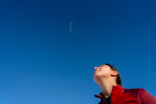 Face Turned to the Crescent Moon