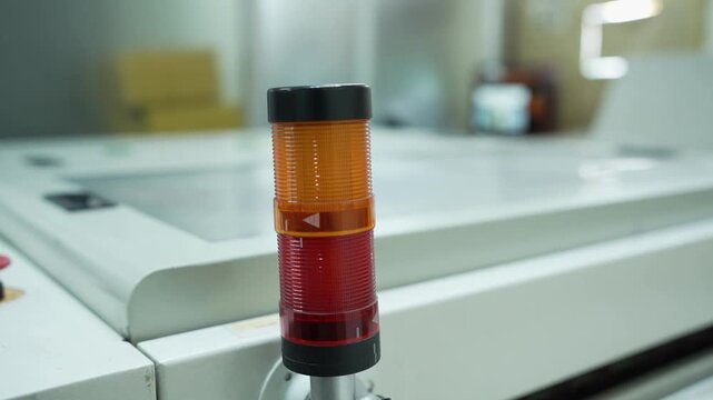 Warning Light Indicator on Printing Machine, Printing Machine Alert Signal Light in Factory