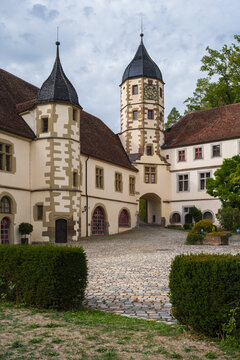 Im Hof des Schlosses Haigerloch in Haigerloch, Hohenzollern, Zollernalbkreis