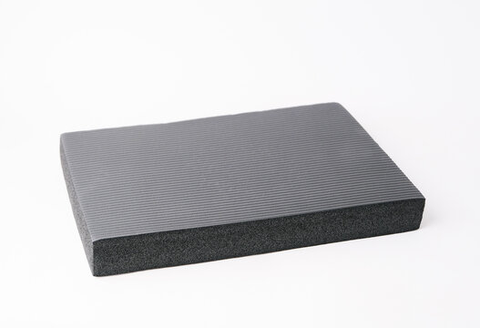 yoga mat made of sponge foam , a nontoxic, petroleum-based, oil-resistant synthetic rubber or nbr nitrile butadiene rubber