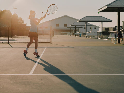 tennis player silhouette