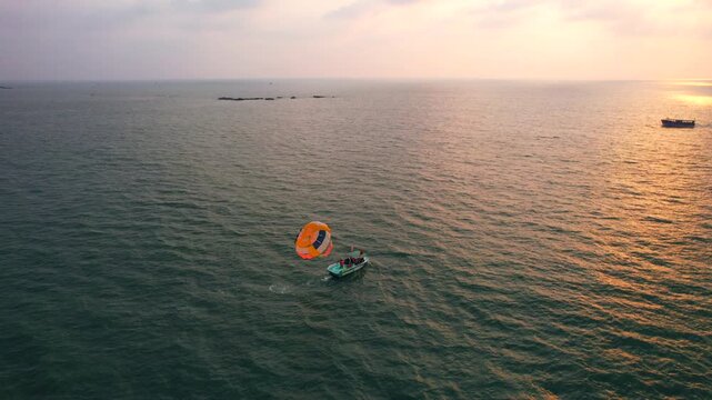 Beach parasailing, Malpe, Beach Waves, Malpe Beach, Udupi