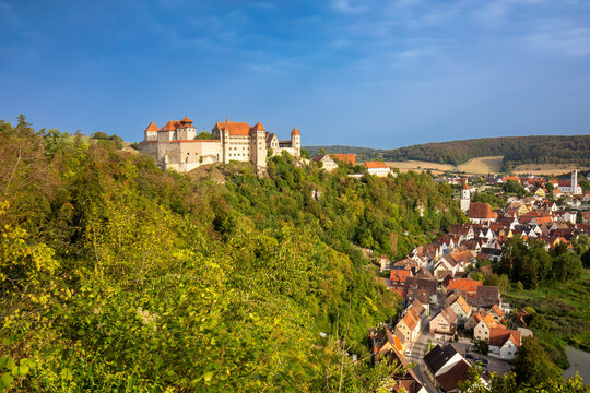 Blick &uuml;ber Schloss und Stadt Harburg, Bayern