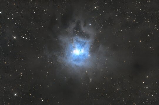 Close-up of the blue Iris Nebula NGC 7023 and surrounding dust