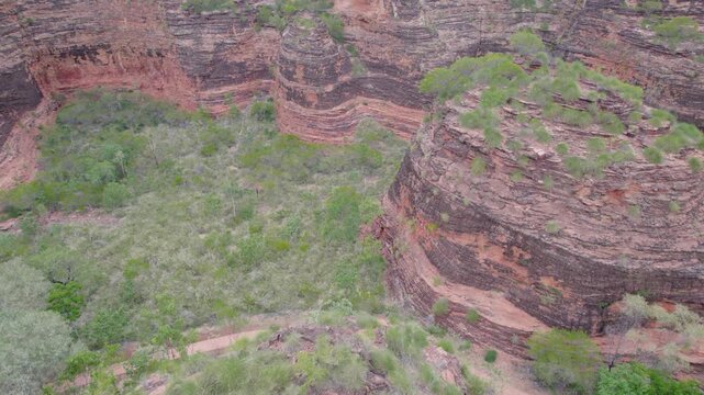 Hikink Trail Through The Sandstone Ridges Of Mirima National Park