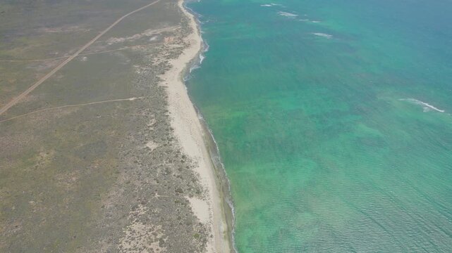 Ningaloo Pristine Turquoise Coastline, Ocean Meets Sandy Beaches