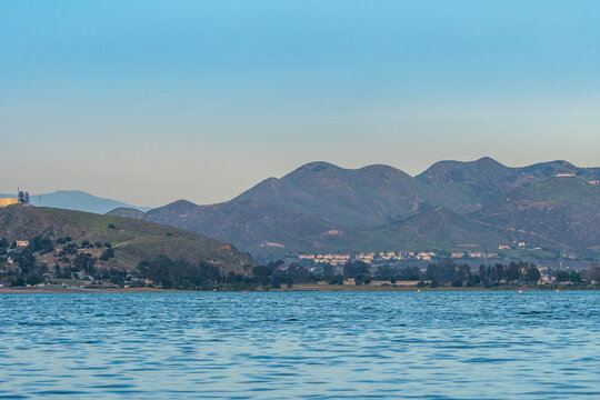 A beautiful overlooking view of nature in Lake Elsinore, California