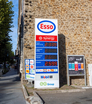 Panneau d'affichage des prix station Esso