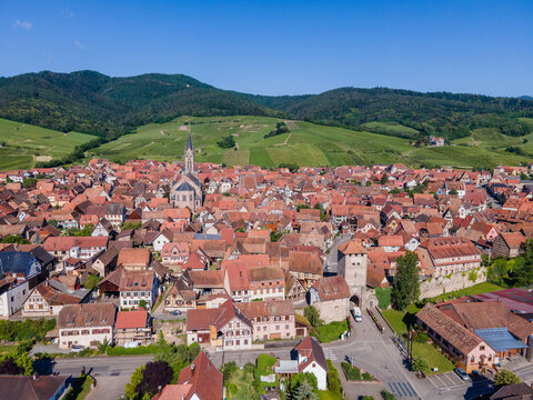 FRANCE. ALSACE. BAS-RHIN 67 AERIAL VIEW OF DAMBACH-LA-VILLE ON THE ALSACE WINE ROUTE