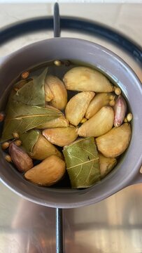 Garlic confit 