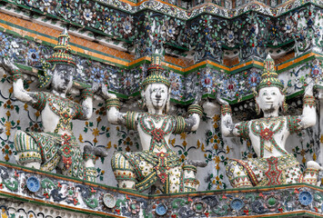 Fototapeta premium Sculpture in Wat Arun (temple in Bangkok, Thailand)