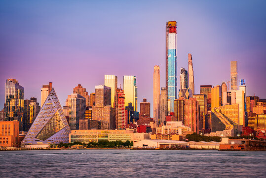 New York, United States. Midtown Manhattan skyline at blue hour.