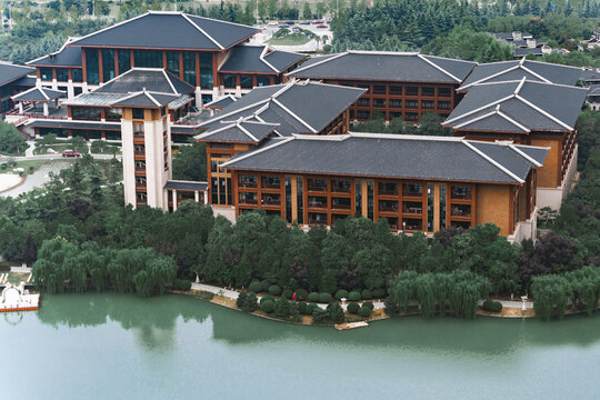 Traditional Chinese Architecture Complex on Lake Shore in Hangzhou, Zhejiang Province, China &mdash;