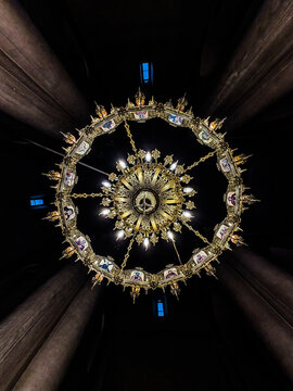 lustre lumin&aacute;ria dourada 