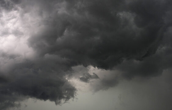 Ubud sky during the typhoon，closeup