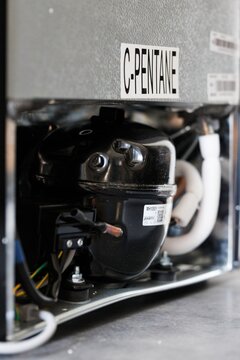 Visual representation of mechanical components and functionality for effective home appliance assembly with emphasis on practical assembly process