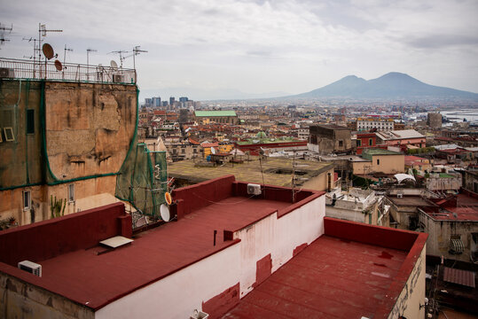 Hermosas postales de Napoli, Italia, donde se puede apreciar la cultura y la idiosincrasia de la ciudad con su caracter&iacute;stico colorido, edificios y pinturas. 
