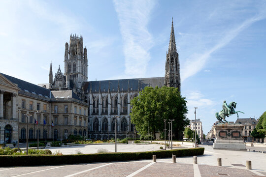 Abbatiale Saint-Ouen and the General de Gaulle Square in Rouen