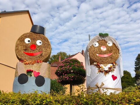 Strohpuppen zum Erntedankfest und Bauernmarkt 