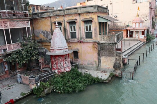 インド　ハリドワール　ガンジス川の沐浴場