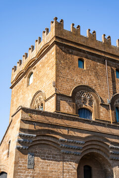 Medieval Palazzo del Popolo in Piazza del Popolo, built at the end of the 13th century as the seat of civic government, Orvieto, Umbria, Italy