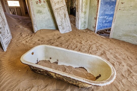 Bathtub, Sand, Ruin, Kolmannskuppe, Ghost Town, L&uuml;deritz, Namibia