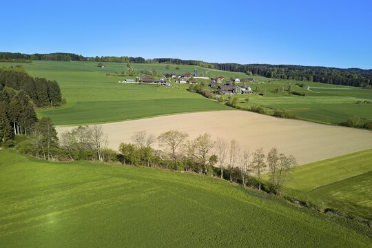 Fields and meadows, in the back the hamlet of Holderstock, Sins, Freiamt, Canton of Aargau, Switzerland