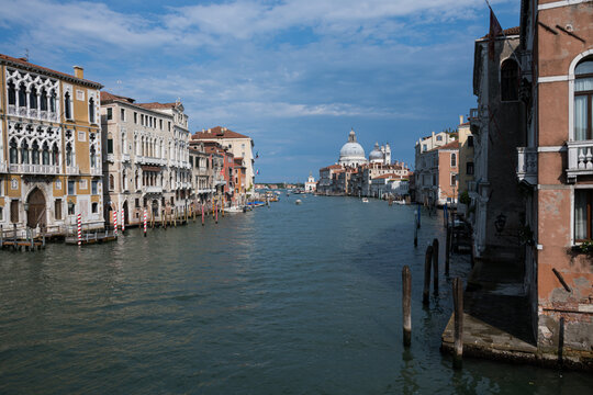 A encantadora Veneza, com suas ilhas, canais e paisagens deslumbrantes.