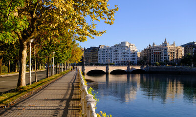 Obraz premium Urumea River Walk in Donostia-San Sebastian, Euskadi