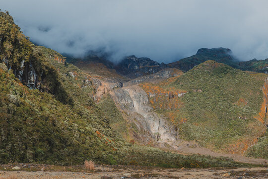 Paisaje del parque de los nevados en Colombia, en donde se ubica el nevado del Ruiz.